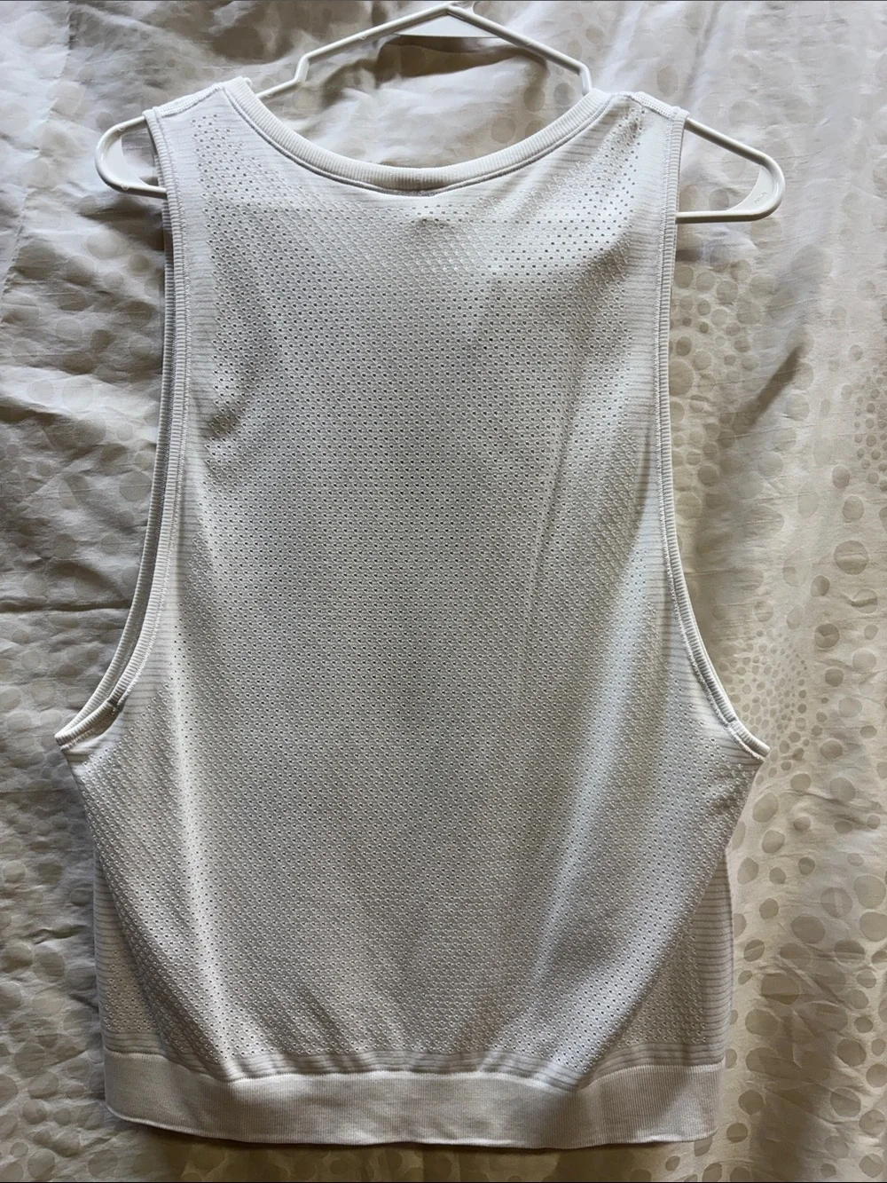 Lululemon Breeze by Muscle White Sleeveless Tank Top - size 8